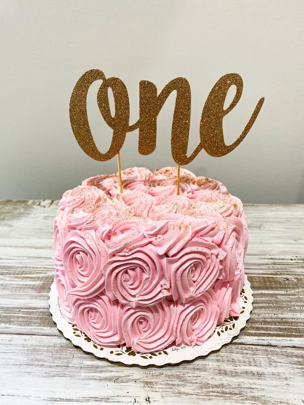 A Small Smash Cake for Baby